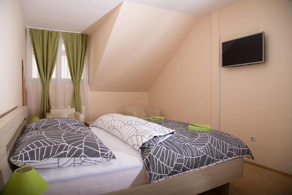 Bed and Breakfast Bartok Ter Panzio Эгер Экстерьер фото