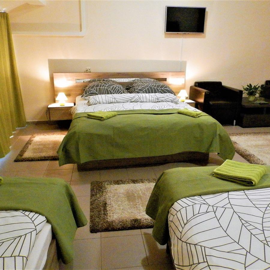 Bed and Breakfast Bartok Ter Panzio Эгер Экстерьер фото