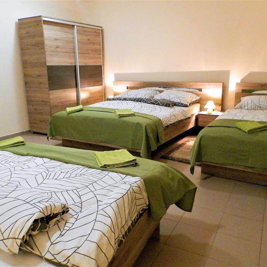 Bed and Breakfast Bartok Ter Panzio Эгер Экстерьер фото